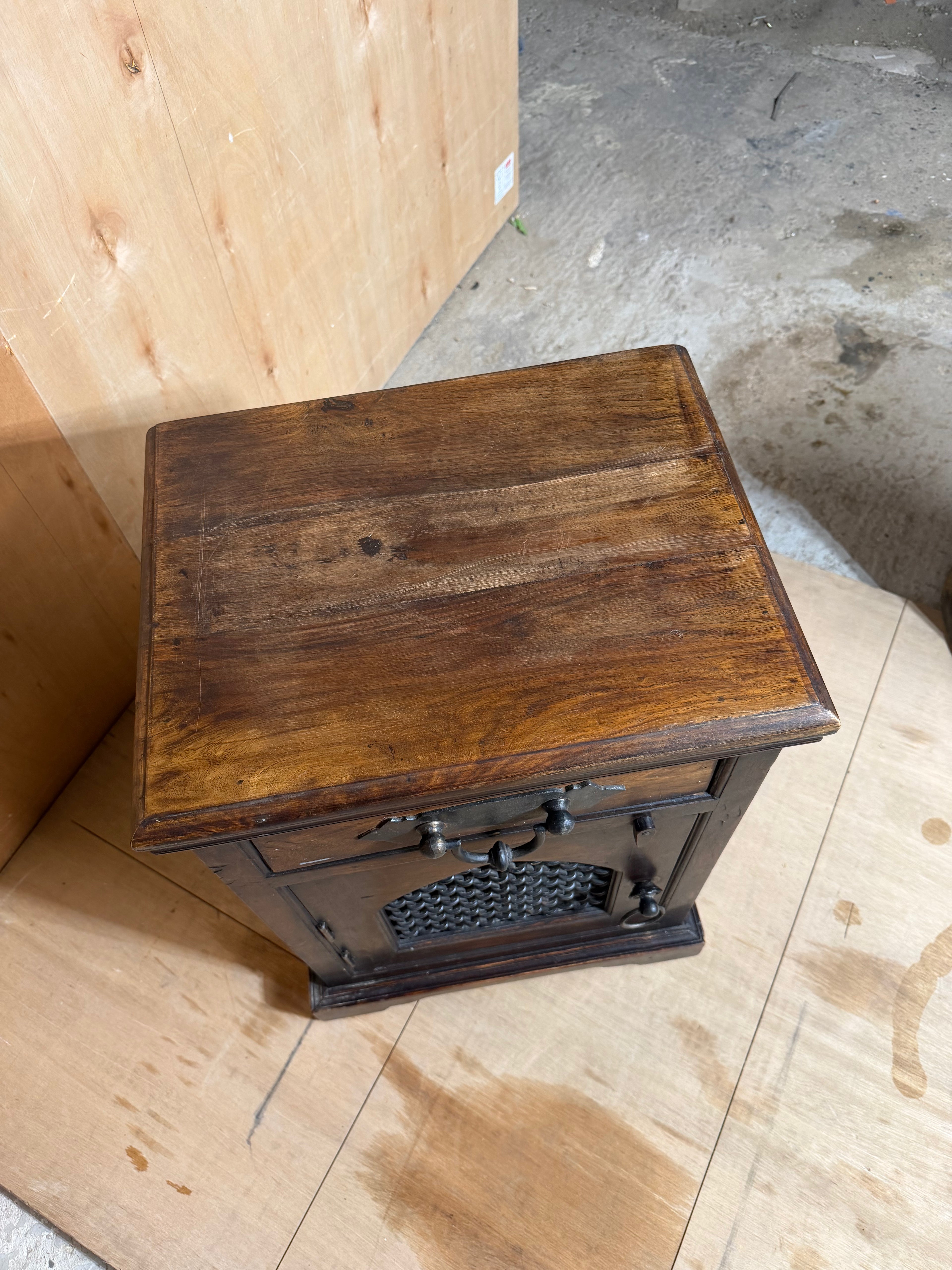 Solid Sheesham Wood Bedside Cabinet | Colonial Jali Lattice Arch Drawer